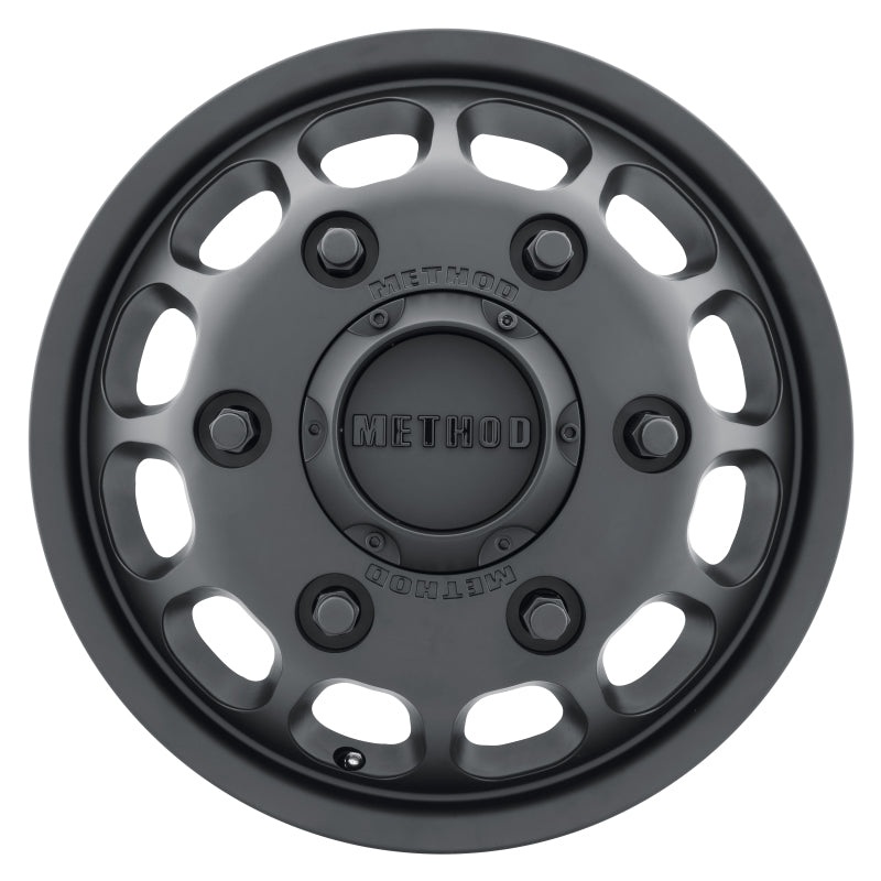 Method MR901 – FRONT 16×5.5 +117mm Offset 6×205 161.04mm CB Matte Black Wheel
