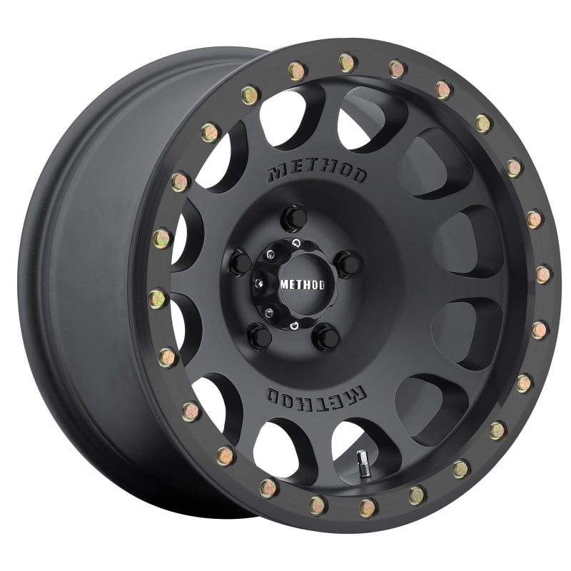 Method MR105 Beadlock 17×9 -38mm Offset 5×5 71.5mm CB Matte Black w/BH-H24125 Wheel